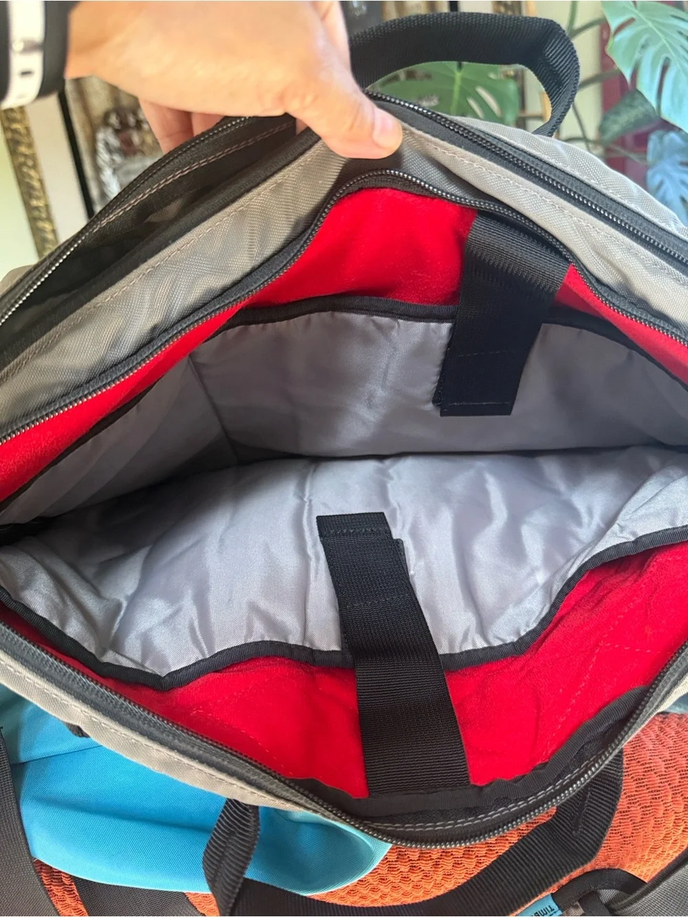 Timbuk2 Command Messenger Bag, pre-loved in great condition
